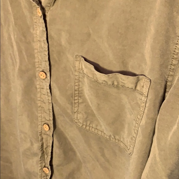 Tentree button up - Picture 2 of 9